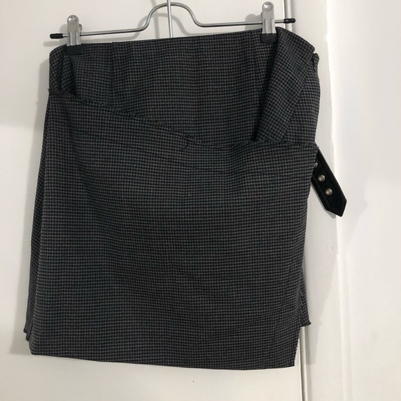 Skirt NEVER WORN - Picture 1 of 6